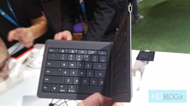 Microsoft показала универсальную складную клавиатуру
