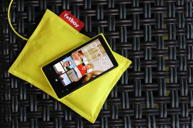 Смартфон Nokia Lumia 920 оснащен камерой, которой могут позавидовать большинство цифровых зеркальных фотоаппаратов