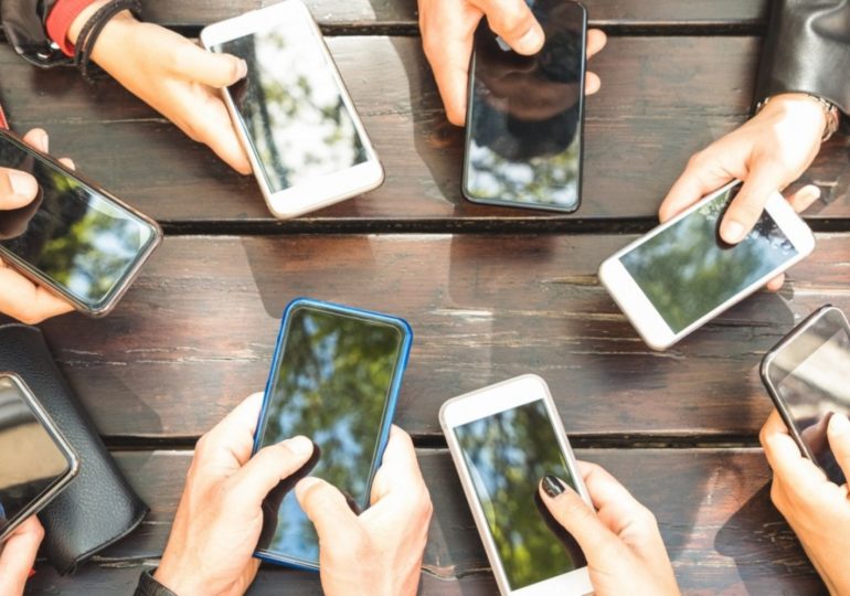 Исследование: 89% взаимодействий со смартфоном начинают сами пользователи, а не уведомления приложений